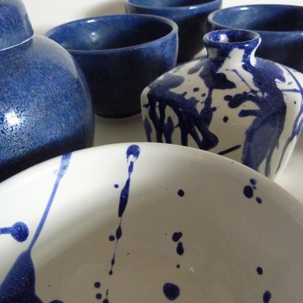daniel-greening-blue-white-splash-vase-group-600