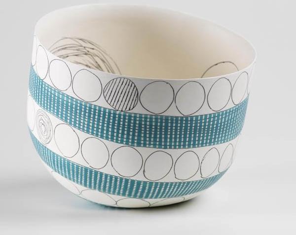 lara-scobie-contemporary-ceramic-pot-scribbles