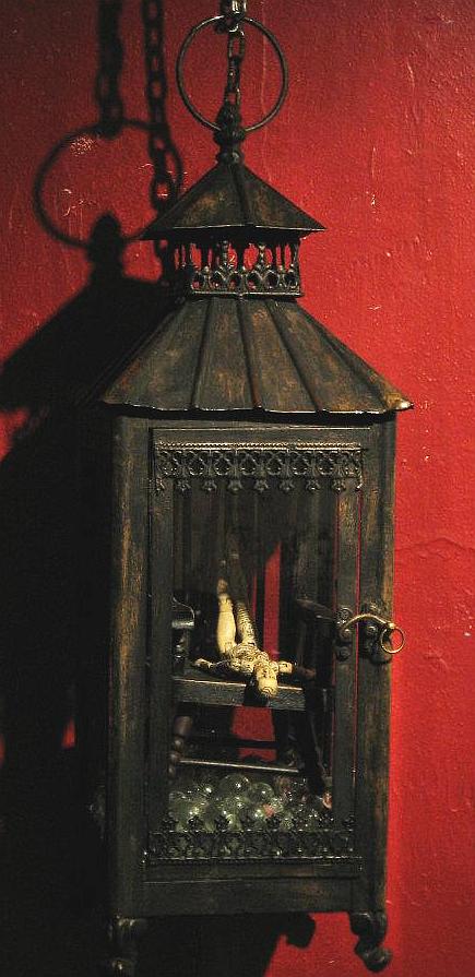 twelvemo-sarah-beare-articulated-doll-assemblage-lamp