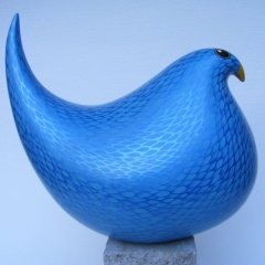 https://www.ceramicfusionart.com/images/maggie-davies-contemporary-animalier-bird-figurine